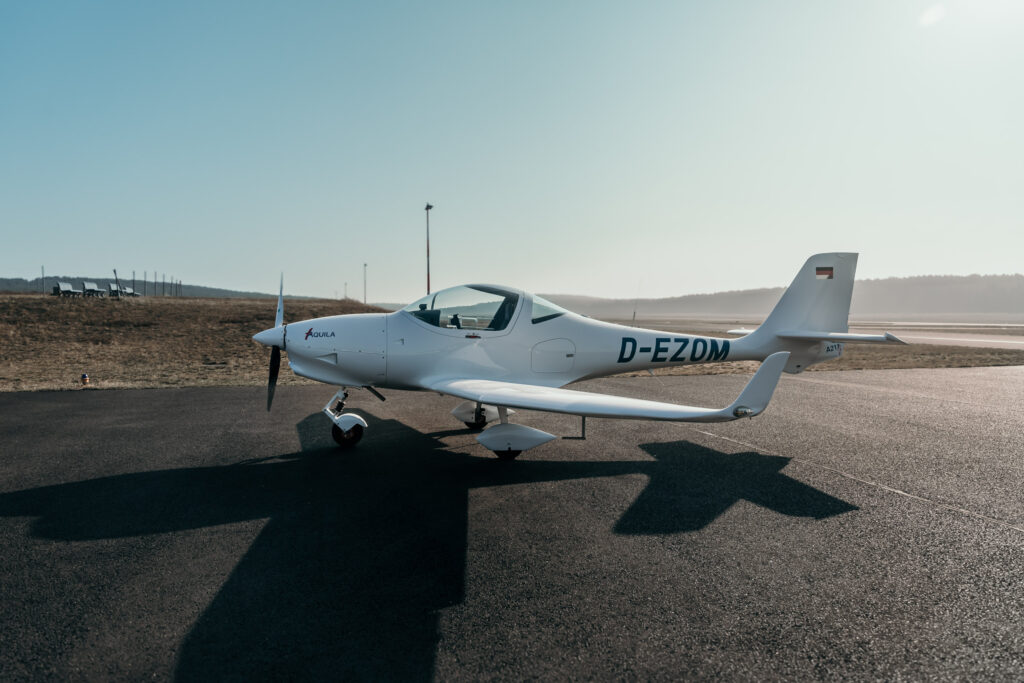 Außenansicht — Flightline