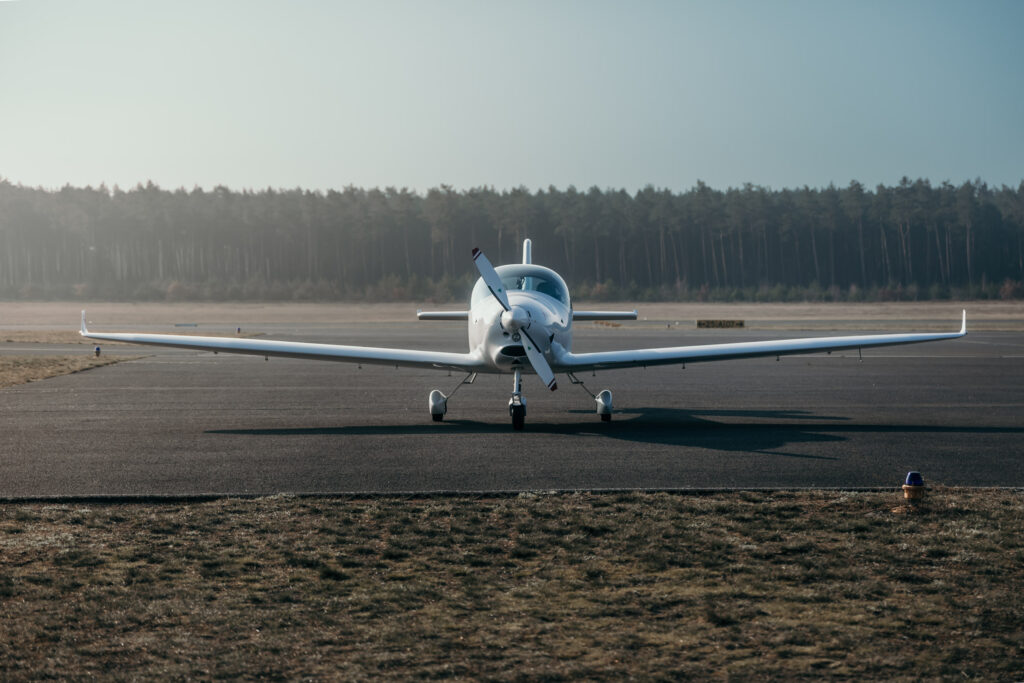 Aquila A211