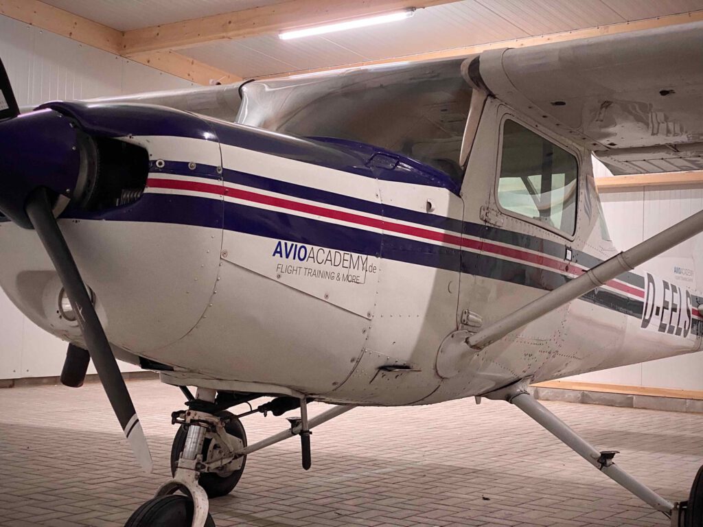 Außenansicht — Hangar
