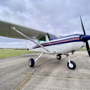 Cessna 152 D-EELS auf dem Vorfeld